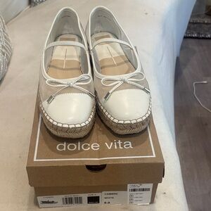 Worn once Dolce Vita White Flats Size 9 Mesh Cambre Espadrilles